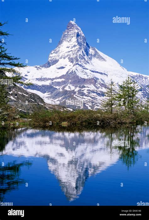 Matterhorn Reflected In Lake Switzerland Stock Photo Alamy