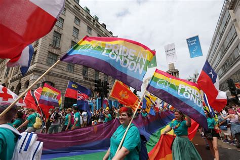 london pride 2017 in joyous pictures lgbt rainbow parade fills the capital s streets with love