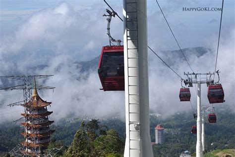 Book your genting skyway holiday rentals online. Awana Genting - skyway with glass bottom gondolas - Happy ...