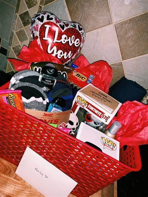 Valentine gifts for him kenya. Basket of goodies for my Valentine 💘 in 2020 | Valentines ...