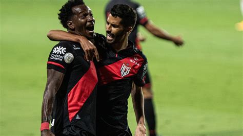Atlético goianiense is going head to head with goiás starting on 2 may 2021 at 19:00 utc. Atlético-GO vence Flamengo e impõe 2ª derrota a Domenec