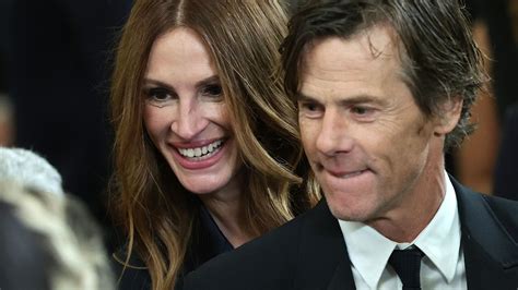 Julia Roberts Breaks Cover Following Viral Video As She Kisses Husband