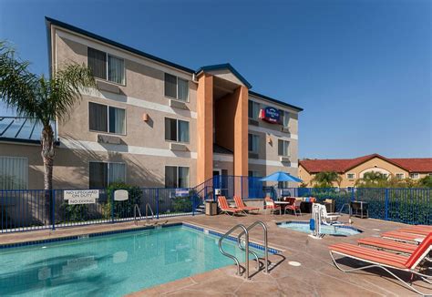 Fairfield Inn By Marriott Santa Clarita Valencia Hotel Reviews And Price Comparison Ca