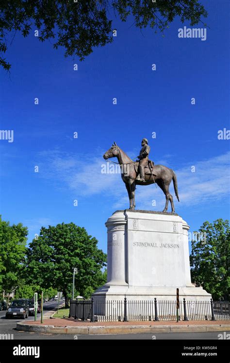 Stonewall Jackson Monument Avenue Hi Res Stock Photography And Images