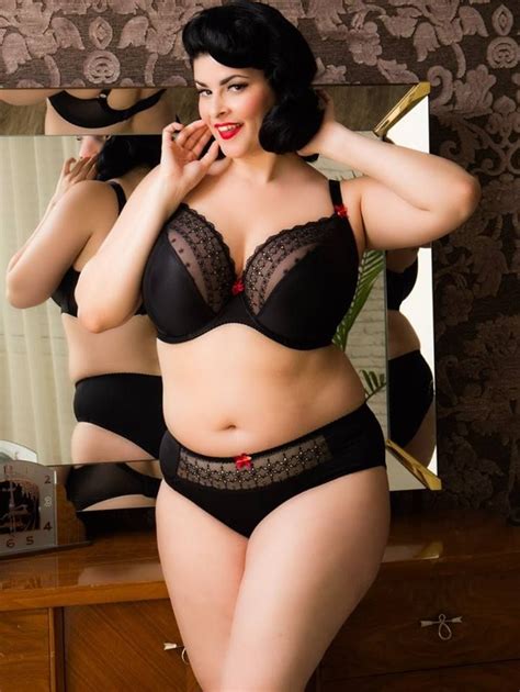 Pin On Curvy Lingerie Clothes And People