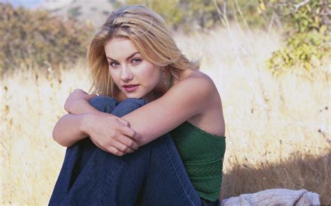 Hot Pictures And Wallpapers Elisha Cuthbert