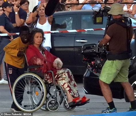 Sophia Loren, 84, sheds her bombshell image to play a ...