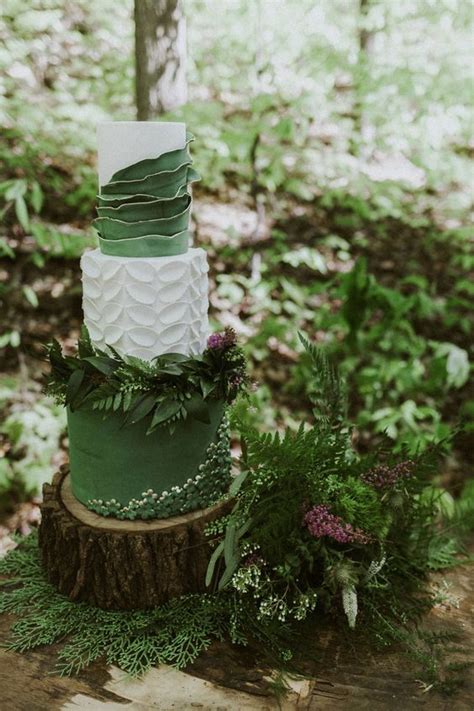 27 Fabulous Enchanted Forest Wedding Cakes Weddingomania