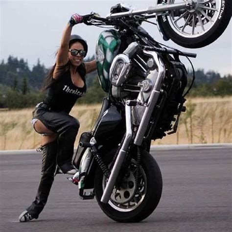 Biker Girls Stunt On Wheels Without Injury Biker Girl Motorcycle