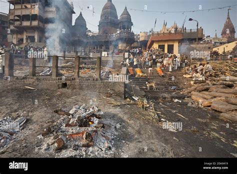 Varanasi India January 2008 Cremation Ceremony In Manikarnika The
