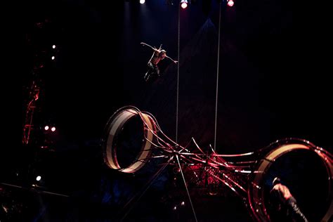 In San Francisco Cirque Du Soleil Raises Iconic Big Top For Kooza
