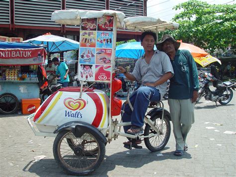 Bicycle kartu remi emoji playing cards uspcc dek poker permainan kartu sulap properti sulap. File:Indonesia bike34.JPG - Wikimedia Commons