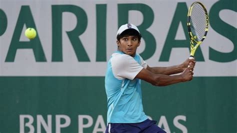 Wimbledon Indian American Samir Banerjee Reaches Boys Singles Final India Tv