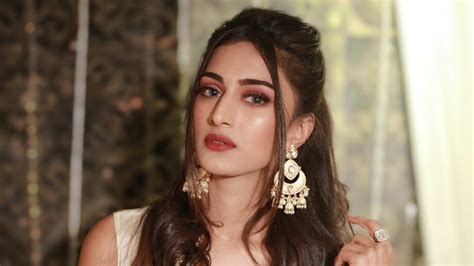 Последние твиты от erica j fernandes (@iamejf). Erica Fernandes hits 2 million followers on Instagram ...
