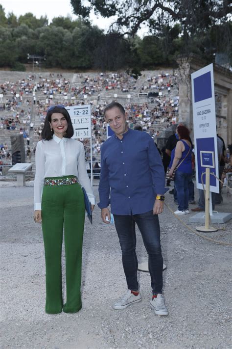 «ο λιγναδησ διέφυγε στο εξωτερικό για να γλυτώσει.» φημεσ και απαντησεισ! "Πέρσες" του Αισχύλου: Ποιοί πήγαν στη πρεμιέρα στην ...