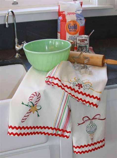 Sometimes old farts are lucky to end up marrying a hot wife. Moda Toweling