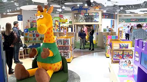 Toys R Us Set To Relaunch First New Store At Garden State Plaza Mall In