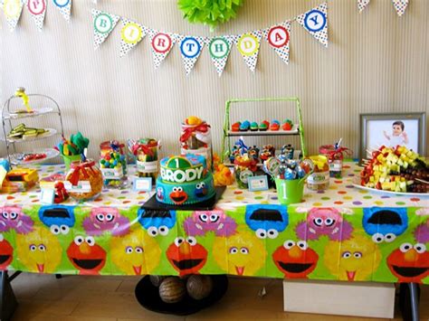 Below are my sesame street birthday party ideas with lots of suggestions for a sesame street party theme including party decorations, invitations, food and drink, and sesame street party games. Free Printable Sesame Street Birthday Invitation | FREE ...