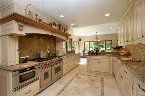 After 2020, we all need a hug! Large Tuscan Kitchen - Farmhouse - Kitchen - Miami - by ...