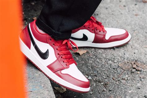 Mens air 1 mid leather synthetic black gym red white trainers 10 us. มาแล้วสีใหม่ของ Air Jordan 1 Low "Noble Red" - Soul4Street