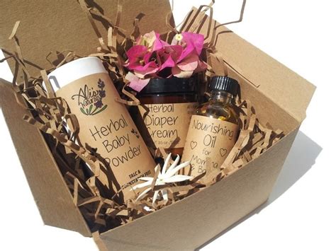 We believe in using pure plant extracts and oils to create beautiful organic baby gift sets that protect and nourish young skin. Oh Baby: Ali's Naturals Baby Gift Set Does Organic Well ...