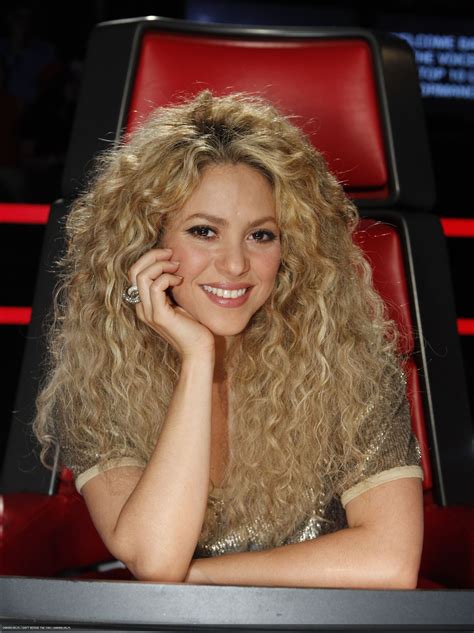 2 февраля 1977, барранкилья), известная мононимно как шакира или shakira, — колумбийская певица. Shakira #TeamShakira | Lockige haare
