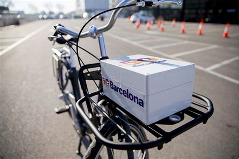03 alat ganti dan aksesori kenderaan/jentera berat. Teknologi 5G? Ini cara kereta 'bercakap' dengan lampu ...