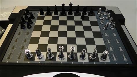 Sharper Image Excalibur Phantom Force Electronic Chess Set Self Moving