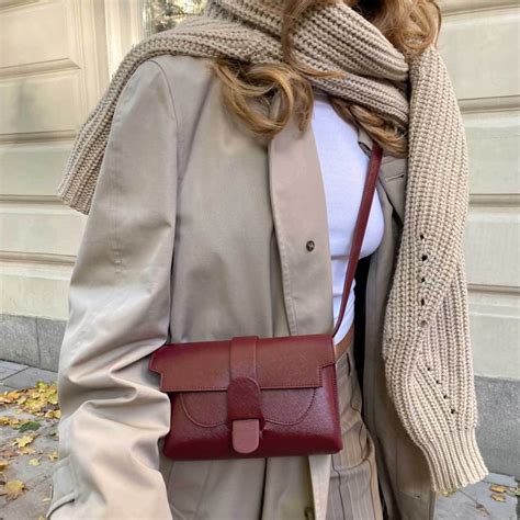 The aria belt bag is ready for daily wear, with a leather exterior resistant to scratches, stains, and water damage. Senreve Vegan Aria Belt Bag | 29 Stylish Winter Items to ...