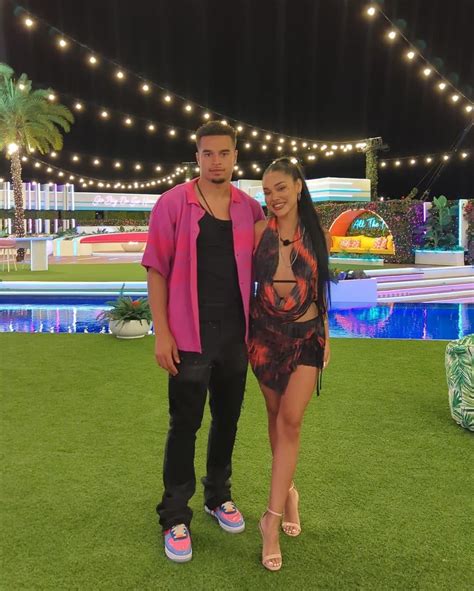 Will Eyal Booker And Cely Vazquez Couple Up Love Island Games