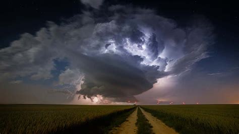 Storm Chaser Takes A Chase Cation Photos The Weather