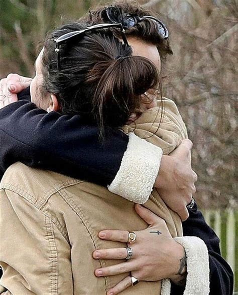 I Need This Beautiful Hug From Harry And I Wish Someday Ill Do It Too And If I Do Its Gonna Be