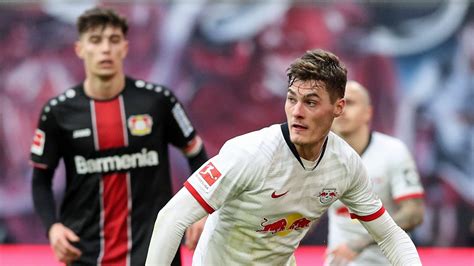 Bundesliga und mehr als 5000 weitere wettbewerbe aus. Bayer Leverkusen points to AS Roma striker Patrik Schick ...