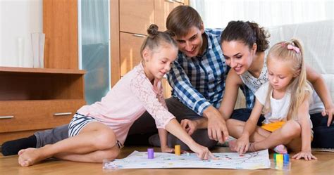 Bondades de los juegos de mesa tanto para niños como adultos. Cuatro juegos de mesa para aprender economía en familia ...