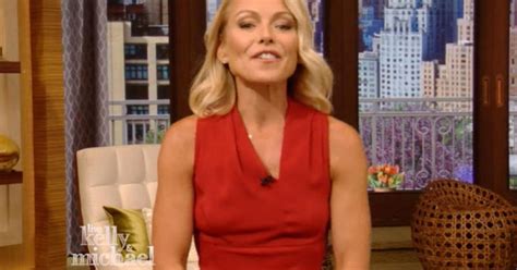 Kelly Ripa Returns To Live After Shake Up Videos Cbs News