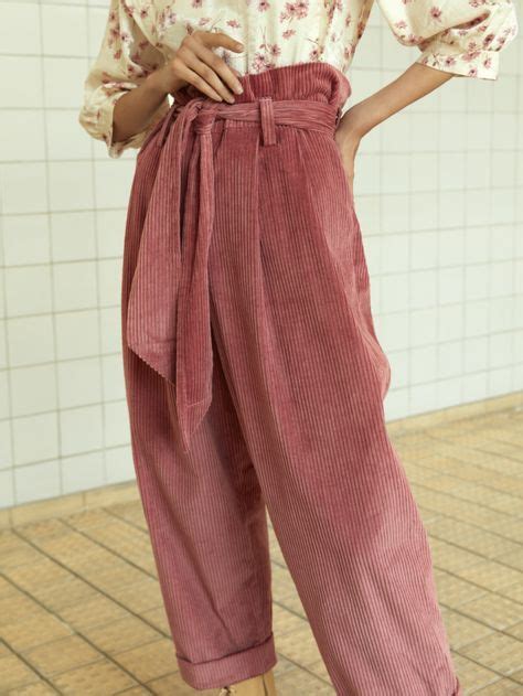 Kostenlose schnittmuster für frauen schnittmuster rüschenbluse (größe 36/38) von sistermag. Kostenlose Anleitung: Weite Cordhose - Initiative Handarbeit in 2020 | Cordhose, Kleidung ...