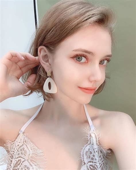 Instagram 上的 Chloe 김애란：「 Selfie Selca 」 모델링 패션 패션 스타일