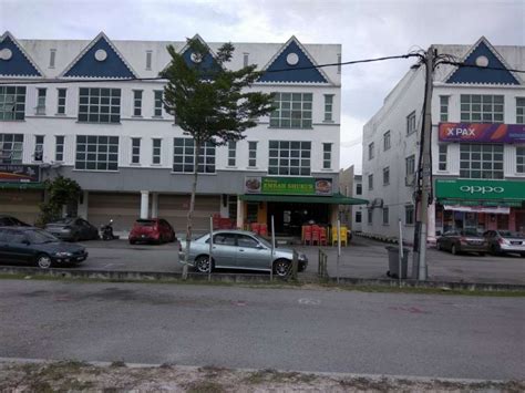 Situated in batu pahat, this chalet is 1.7 mi (2.8 km) from universiti tun hussein onn malaysia and 2.3 mi (3.7 km) from kolej kemahiran tinggi mara sri gading. Taman Universiti , Parit Raja, Batu Pahat : Shop for Rent ...
