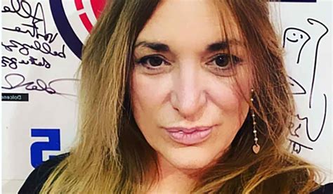 Abbronzatissimo come un peperone, nemmeno un capello ma crini di cavallo. É morta Susanna Vianello, figlia di Edoardo e Wilma Goich ...