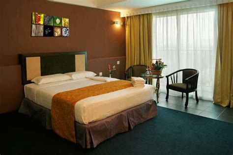 Hotels near taiping war cemetery. Senarai Hotel Harga Berpatutan Di Taiping © LetsGoHoliday.my