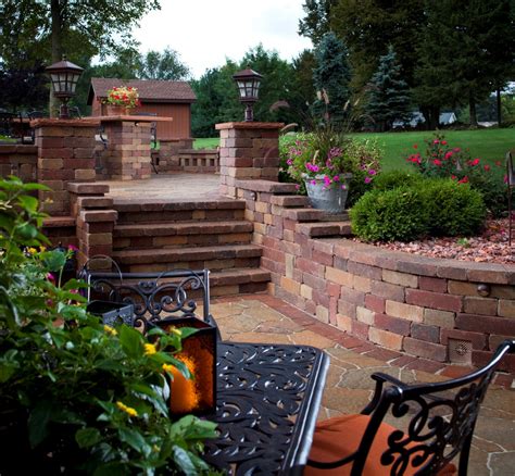 Garden wall stone block stones available are also intricately shaped and printed so that aesthetic appearance along with performance is always of the utmost standards. Belgard's Best for Creating a Retaining Wall - Outdoor ...
