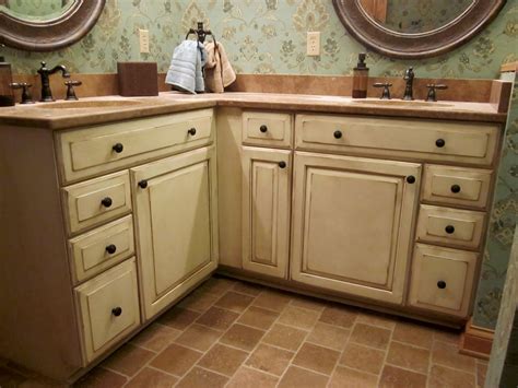 Dixon Specialty Finishes LLC: Louisville Faux- Hand painted cabinets