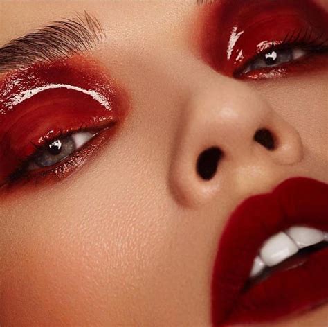Épinglé par Anastasia sur Макияж Maquillage yeux rouges Maquillage rouge Maquillage coloré