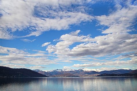 Panorama Del Lago Maggiore Ispra Fotografie Stock E Altre Immagini Di