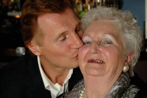 È morta la madre di Liam Neeson un giorno prima del compleanno dell attore