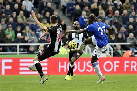 Everton vs Newcastle Live Blog  Blues choke late, 22  Royal Blue Mersey