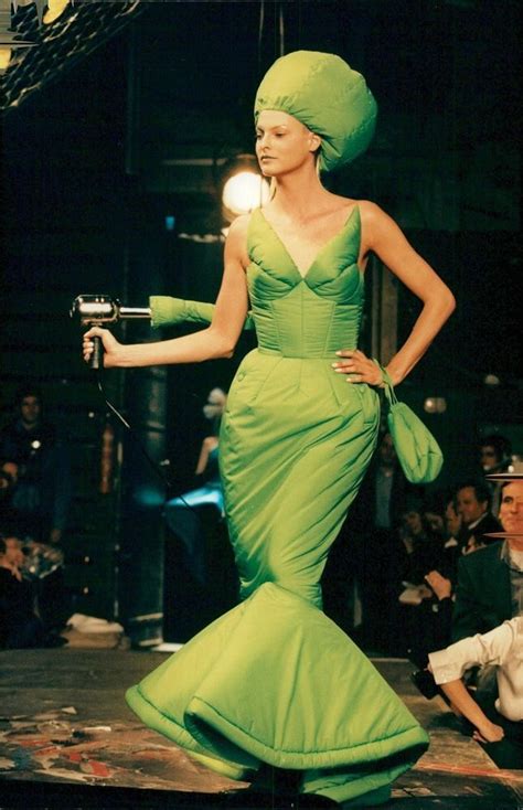 Linda Evangelista Couture Runway Show 90s 90s Fashion Fashion