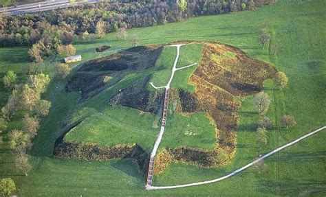 Some Cool Facts About The Cahokia Mounds St Louis Cahokia Historical Sites Cahokia Mounds