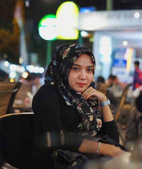 See more ideas about cari, nikah, islam online. Kumpulan 99+ Keindahan Wanita Muslimah Berjilbab Cantik Manis bikin Baper Hits kekinian terbaru ...