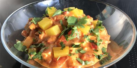 Thaise rode curry kip met zoete aardappel en tomaat Mevrouw de Vries